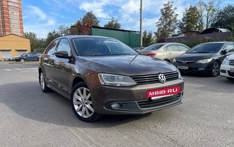 Volkswagen Jetta VI, 2012 год, 750 000 рублей, 3 фотография