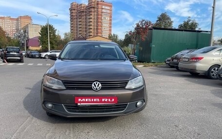 Volkswagen Jetta VI, 2012 год, 750 000 рублей, 2 фотография