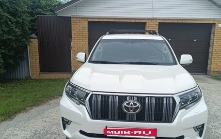 Toyota Land Cruiser Prado 150 рестайлинг 2, 2018 год, 5 700 000 рублей, 9 фотография