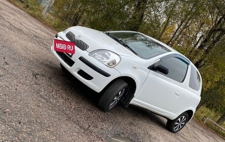 Toyota Yaris I рестайлинг, 2003 год, 380 000 рублей, 3 фотография