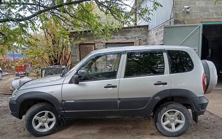 Chevrolet Niva I рестайлинг, 2011 год, 680 000 рублей, 4 фотография