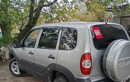 Chevrolet Niva I рестайлинг, 2011 год, 680 000 рублей, 3 фотография