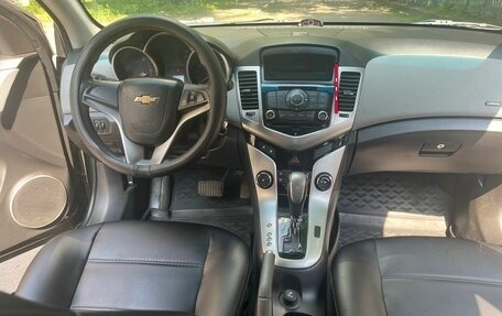 Chevrolet Cruze II, 2011 год, 770 000 рублей, 6 фотография