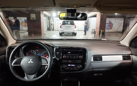 Mitsubishi Outlander III рестайлинг 3, 2013 год, 1 250 000 рублей, 8 фотография