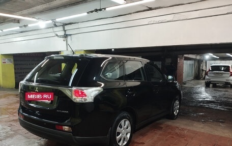 Mitsubishi Outlander III рестайлинг 3, 2013 год, 1 250 000 рублей, 6 фотография