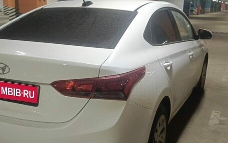 Hyundai Solaris II рестайлинг, 2017 год, 920 000 рублей, 5 фотография