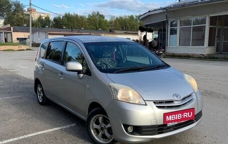 Toyota Passo Sette, 2010 год, 720 000 рублей, 5 фотография
