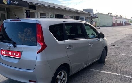 Toyota Passo Sette, 2010 год, 720 000 рублей, 4 фотография