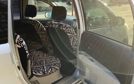 Toyota Passo Sette, 2010 год, 720 000 рублей, 16 фотография