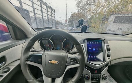 Chevrolet Cruze II, 2010 год, 500 000 рублей, 10 фотография