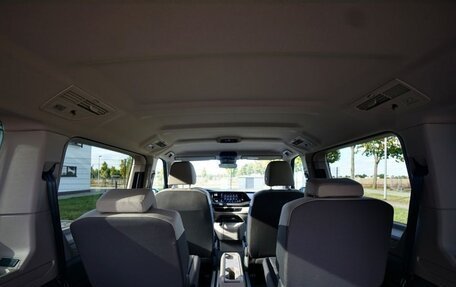 Volkswagen Multivan, 2024 год, 7 500 000 рублей, 12 фотография