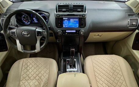 Toyota Land Cruiser Prado 150 рестайлинг 2, 2015 год, 4 000 000 рублей, 5 фотография