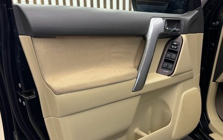 Toyota Land Cruiser Prado 150 рестайлинг 2, 2015 год, 4 000 000 рублей, 7 фотография