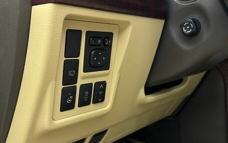 Toyota Land Cruiser Prado 150 рестайлинг 2, 2015 год, 4 000 000 рублей, 8 фотография