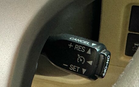 Toyota Land Cruiser Prado 150 рестайлинг 2, 2015 год, 4 000 000 рублей, 14 фотография