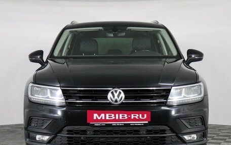 Volkswagen Tiguan II, 2018 год, 2 497 000 рублей, 2 фотография