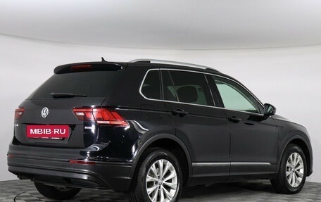 Volkswagen Tiguan II, 2018 год, 2 497 000 рублей, 5 фотография