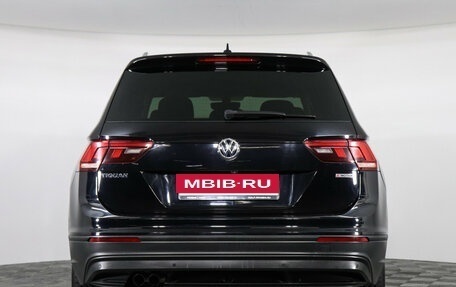 Volkswagen Tiguan II, 2018 год, 2 497 000 рублей, 6 фотография