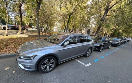 Volkswagen Passat B8 рестайлинг, 2018 год, 2 700 000 рублей, 4 фотография