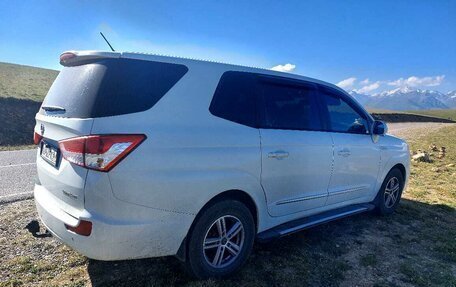 SsangYong Stavic, 2014 год, 1 550 000 рублей, 7 фотография