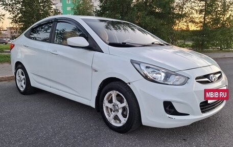 Hyundai Solaris II рестайлинг, 2012 год, 700 000 рублей, 3 фотография