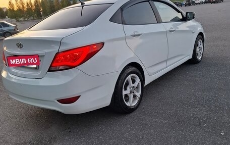 Hyundai Solaris II рестайлинг, 2012 год, 700 000 рублей, 5 фотография
