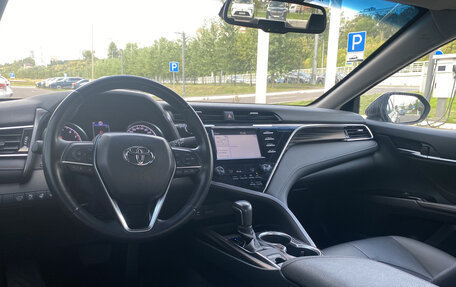 Toyota Camry, 2020 год, 3 030 000 рублей, 4 фотография