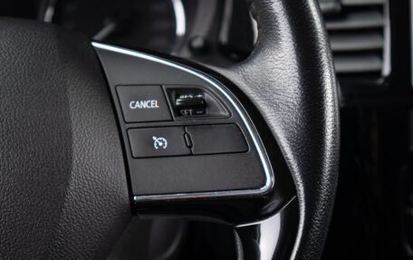 Mitsubishi Outlander III рестайлинг 3, 2017 год, 2 199 000 рублей, 10 фотография