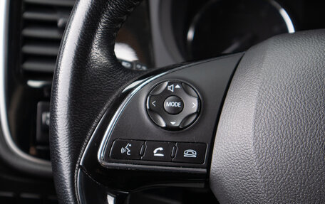 Mitsubishi Outlander III рестайлинг 3, 2017 год, 2 199 000 рублей, 11 фотография