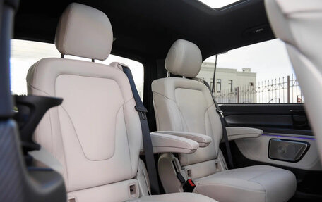 Mercedes-Benz V-Класс, 2025 год, 13 745 000 рублей, 4 фотография