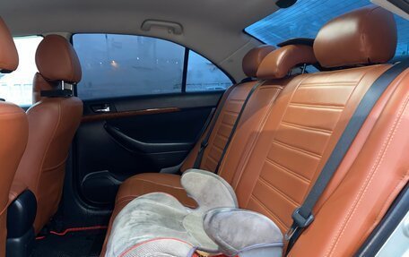 Toyota Avensis III рестайлинг, 2007 год, 650 000 рублей, 5 фотография