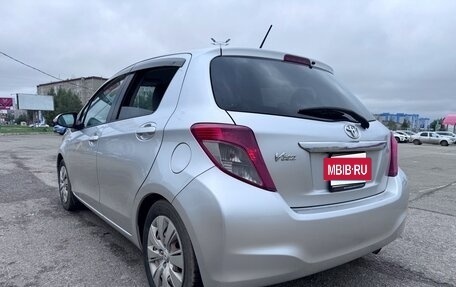Toyota Vitz, 2011 год, 890 000 рублей, 5 фотография