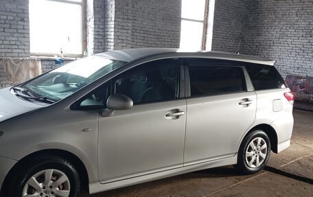 Toyota Wish II, 2010 год, 1 100 000 рублей, 2 фотография
