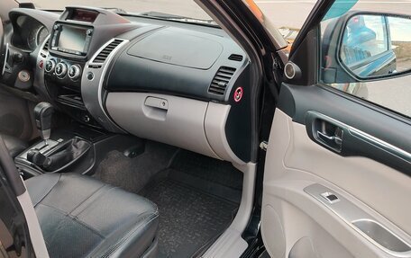 Mitsubishi Pajero Sport II рестайлинг, 2015 год, 1 710 000 рублей, 6 фотография