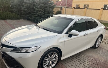 Toyota Camry, 2019 год, 2 650 000 рублей, 1 фотография