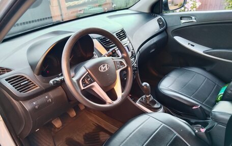 Hyundai Solaris II рестайлинг, 2013 год, 830 000 рублей, 6 фотография