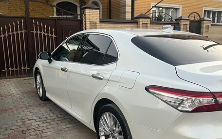 Toyota Camry, 2019 год, 2 650 000 рублей, 2 фотография