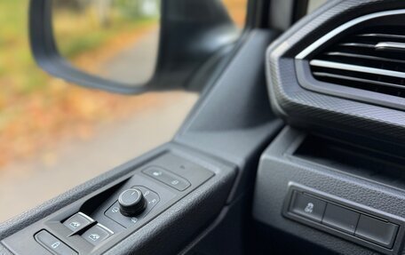Volkswagen Multivan T6 рестайлинг, 2020 год, 4 350 000 рублей, 19 фотография