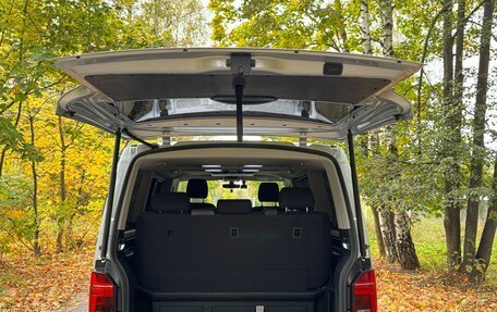Volkswagen Multivan T6 рестайлинг, 2020 год, 4 350 000 рублей, 17 фотография