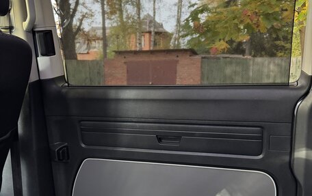 Volkswagen Multivan T6 рестайлинг, 2020 год, 4 350 000 рублей, 22 фотография