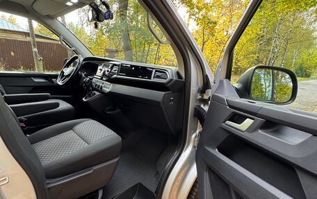 Volkswagen Multivan T6 рестайлинг, 2020 год, 4 350 000 рублей, 25 фотография