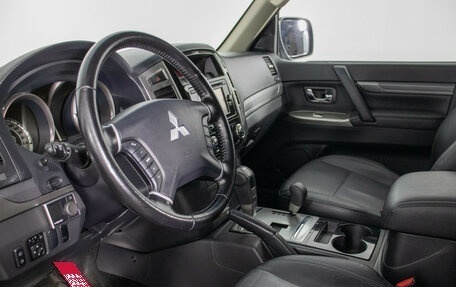 Mitsubishi Pajero IV, 2015 год, 3 720 000 рублей, 10 фотография
