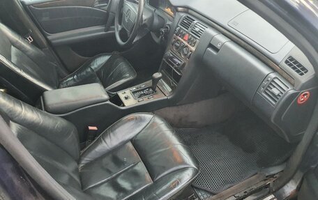 Mercedes-Benz E-Класс, 1997 год, 420 000 рублей, 11 фотография