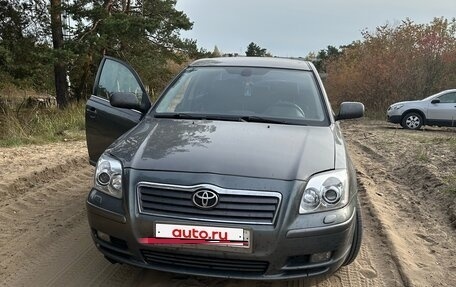 Toyota Avensis III рестайлинг, 2005 год, 530 000 рублей, 4 фотография