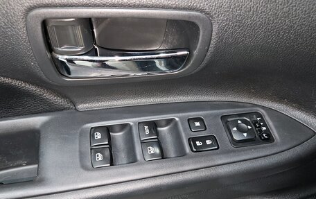 Mitsubishi Outlander III рестайлинг 3, 2016 год, 1 730 000 рублей, 11 фотография