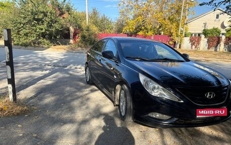 Hyundai Sonata VI, 2011 год, 900 000 рублей, 1 фотография