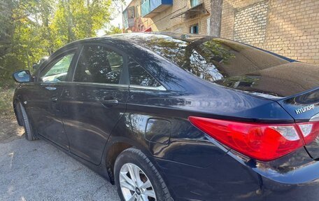 Hyundai Sonata VI, 2011 год, 900 000 рублей, 3 фотография