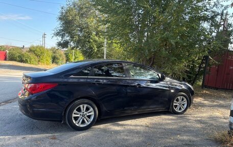 Hyundai Sonata VI, 2011 год, 900 000 рублей, 2 фотография