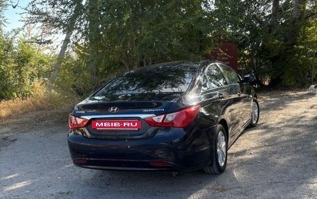 Hyundai Sonata VI, 2011 год, 900 000 рублей, 4 фотография