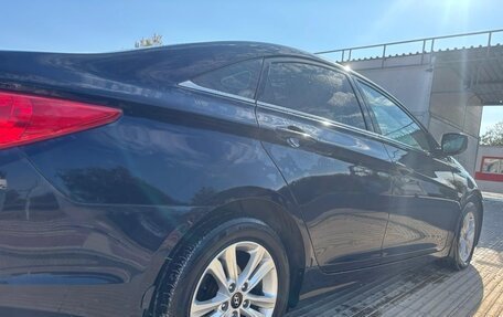 Hyundai Sonata VI, 2011 год, 900 000 рублей, 12 фотография